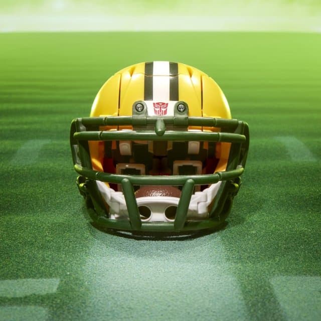 Transformers  NFL Green Bay Packers Tundra Prime Action Figure Toys